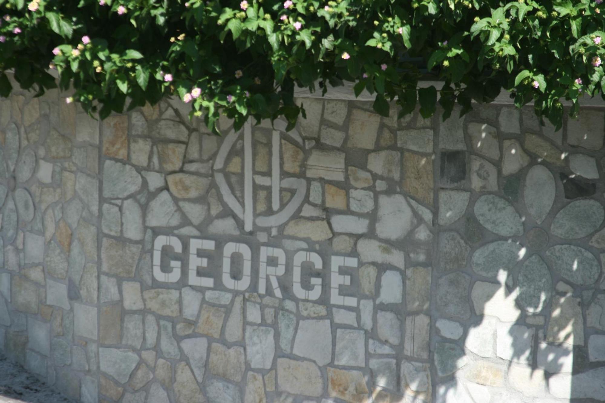 George Apartments Livadia  Екстериор снимка
