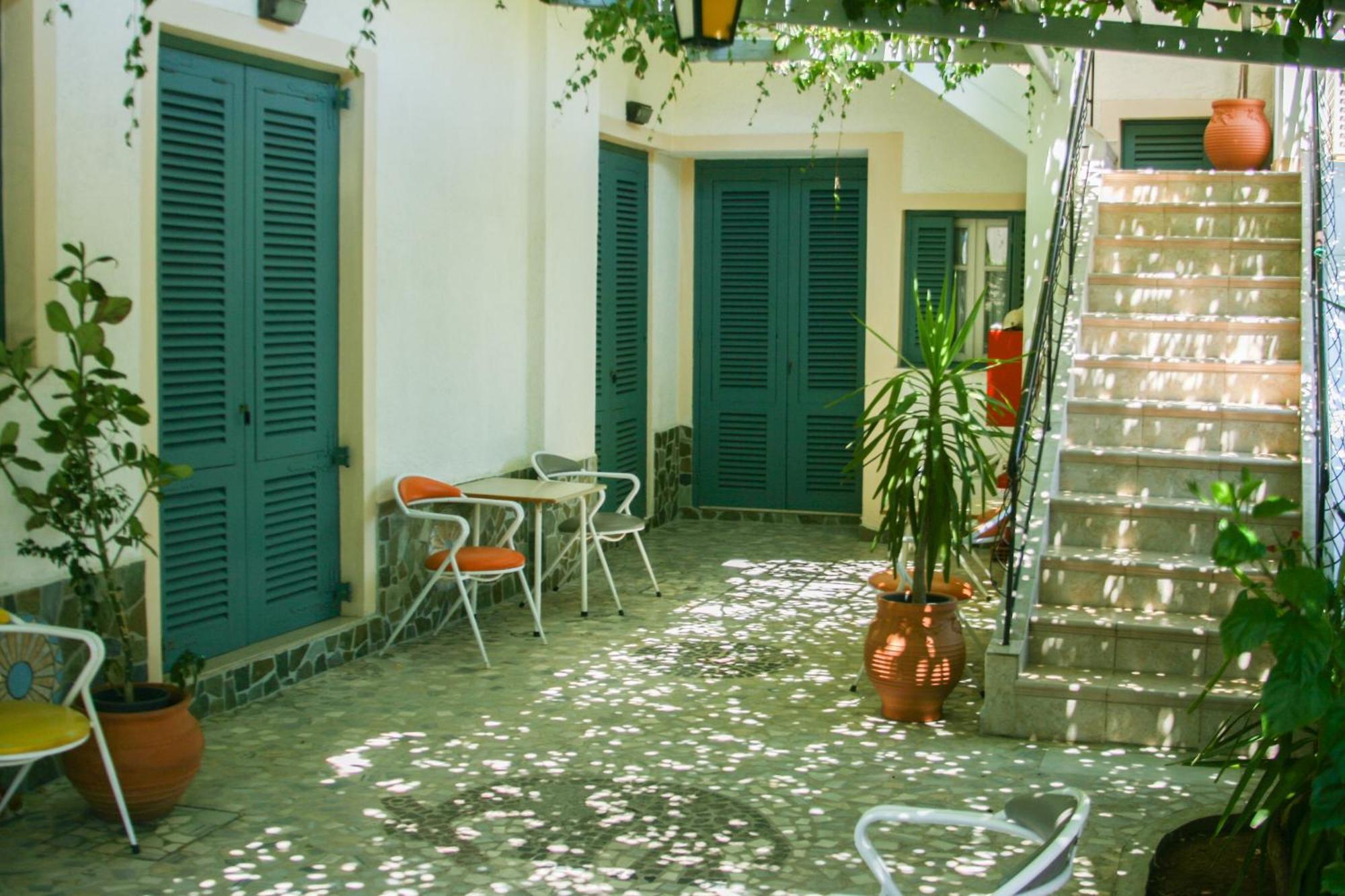 George Apartments Livadia  Екстериор снимка