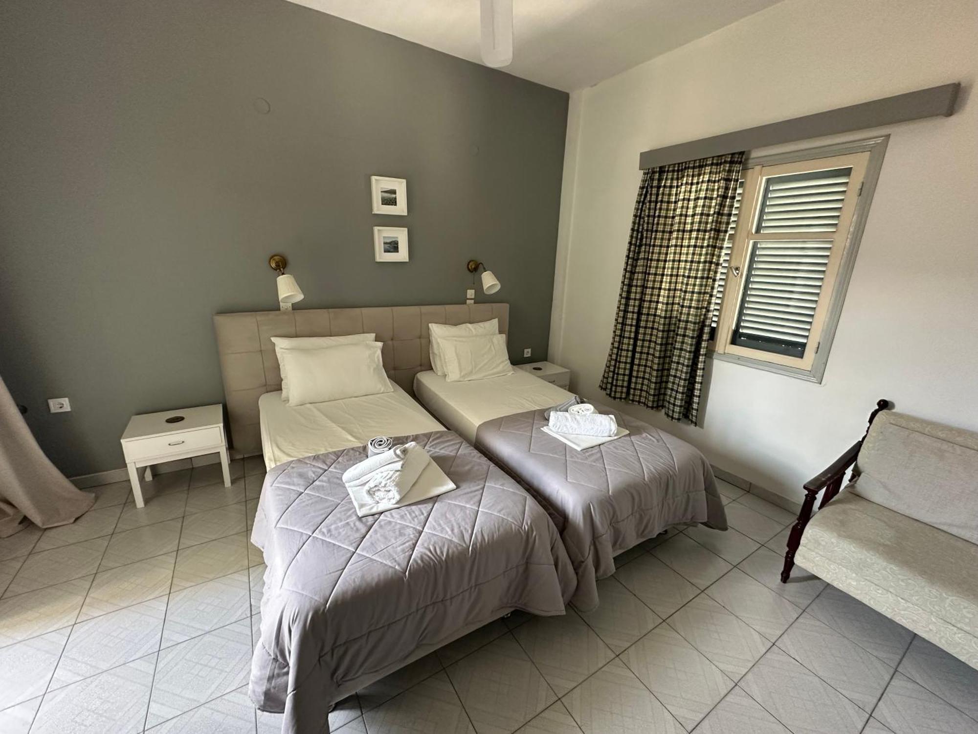 George Apartments Livadia  Екстериор снимка