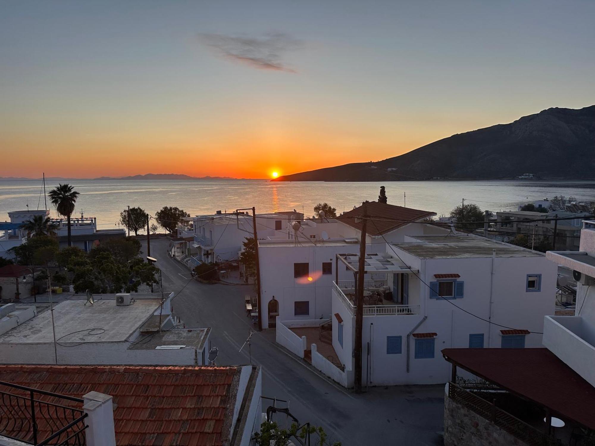 George Apartments Livadia  Екстериор снимка