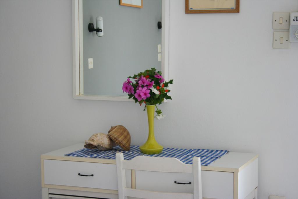 George Apartments Livadia  Екстериор снимка