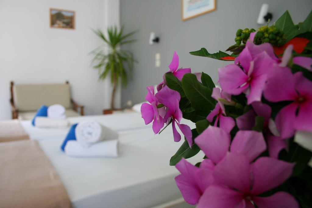 George Apartments Livadia  Екстериор снимка